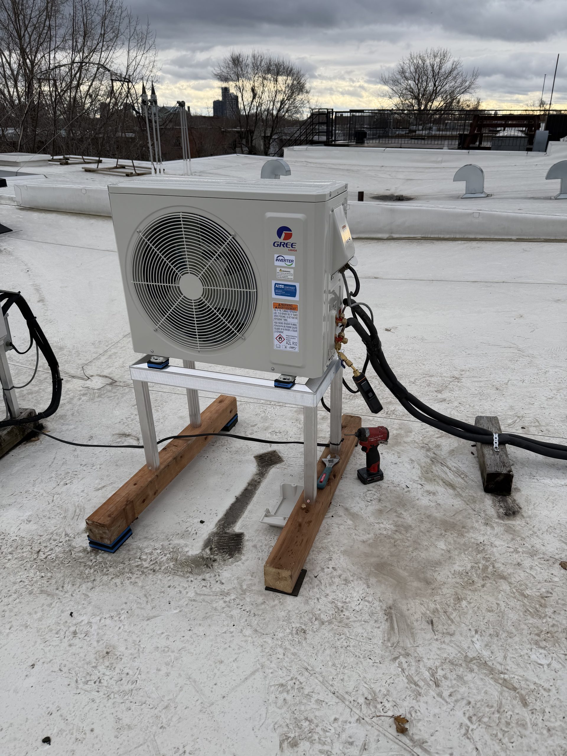 Remplacement d’une thermopompe pour une GREE Vita 12 000 BTU à Verdun, Montréal