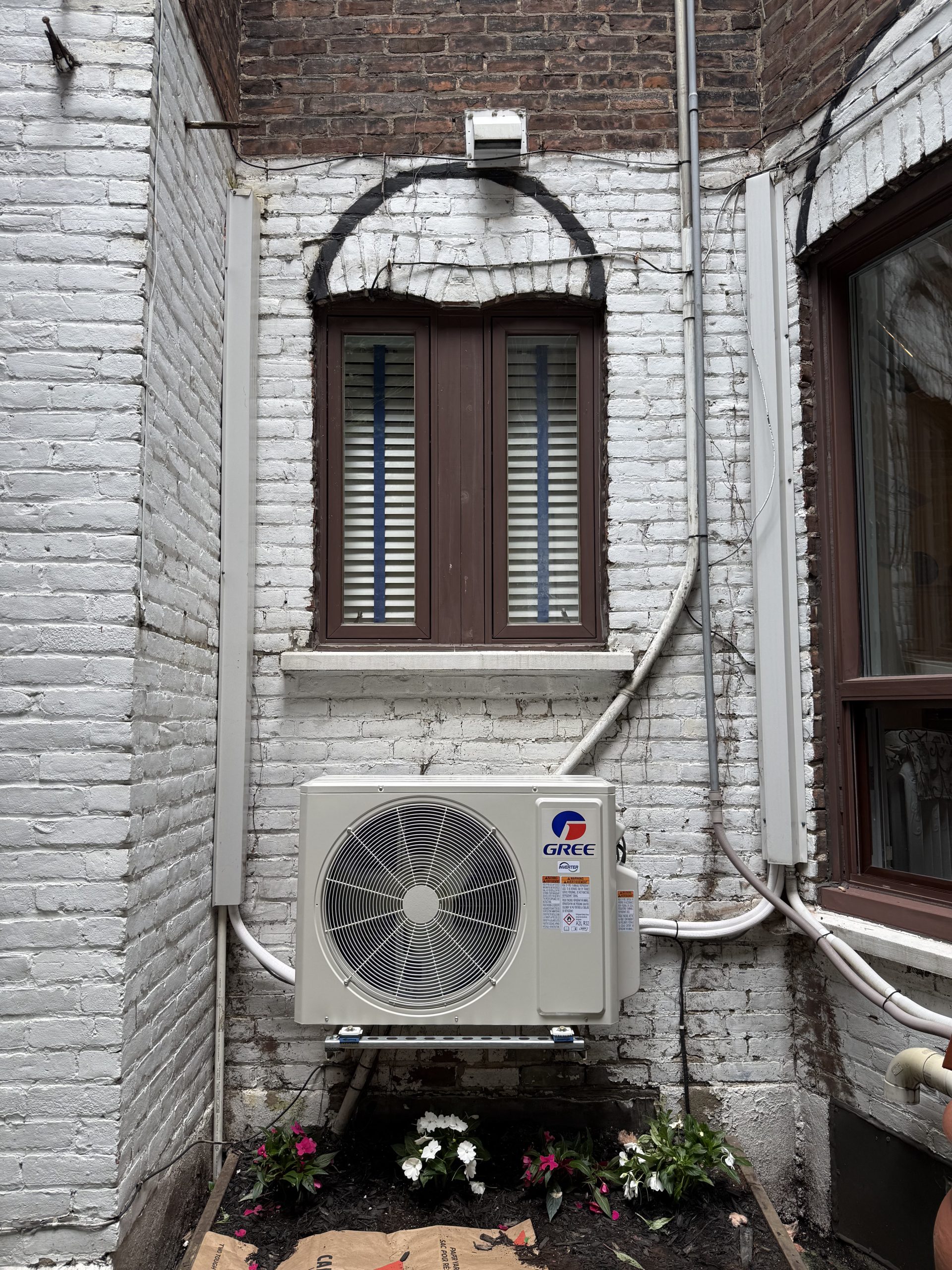Remplacement d&rsquo;une Fujitsu multi-zone pour une GREE multi-zone dans St-Henri, Montréal