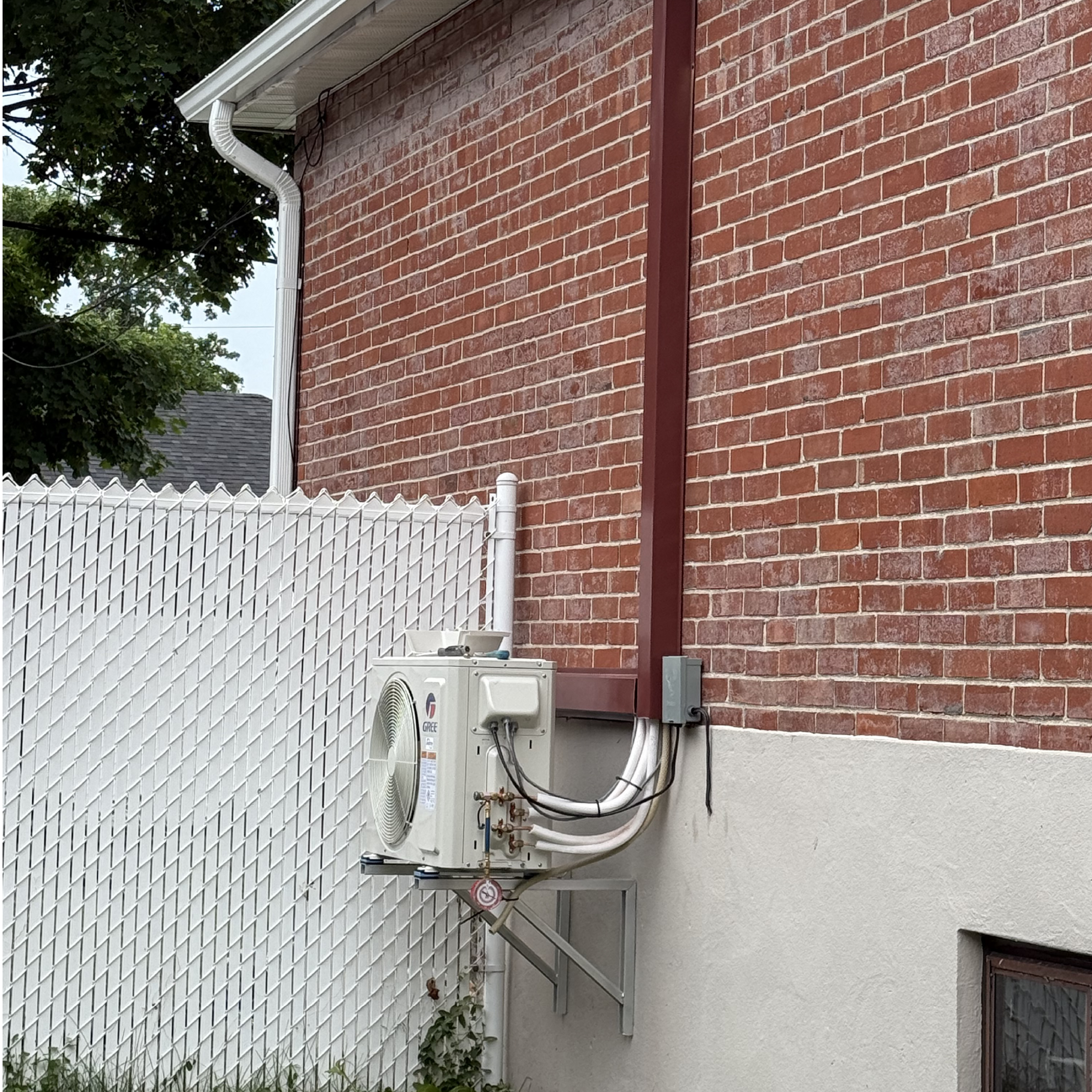 Installation d’une thermopompe multizone GREE à Montréal-Est — photo 3