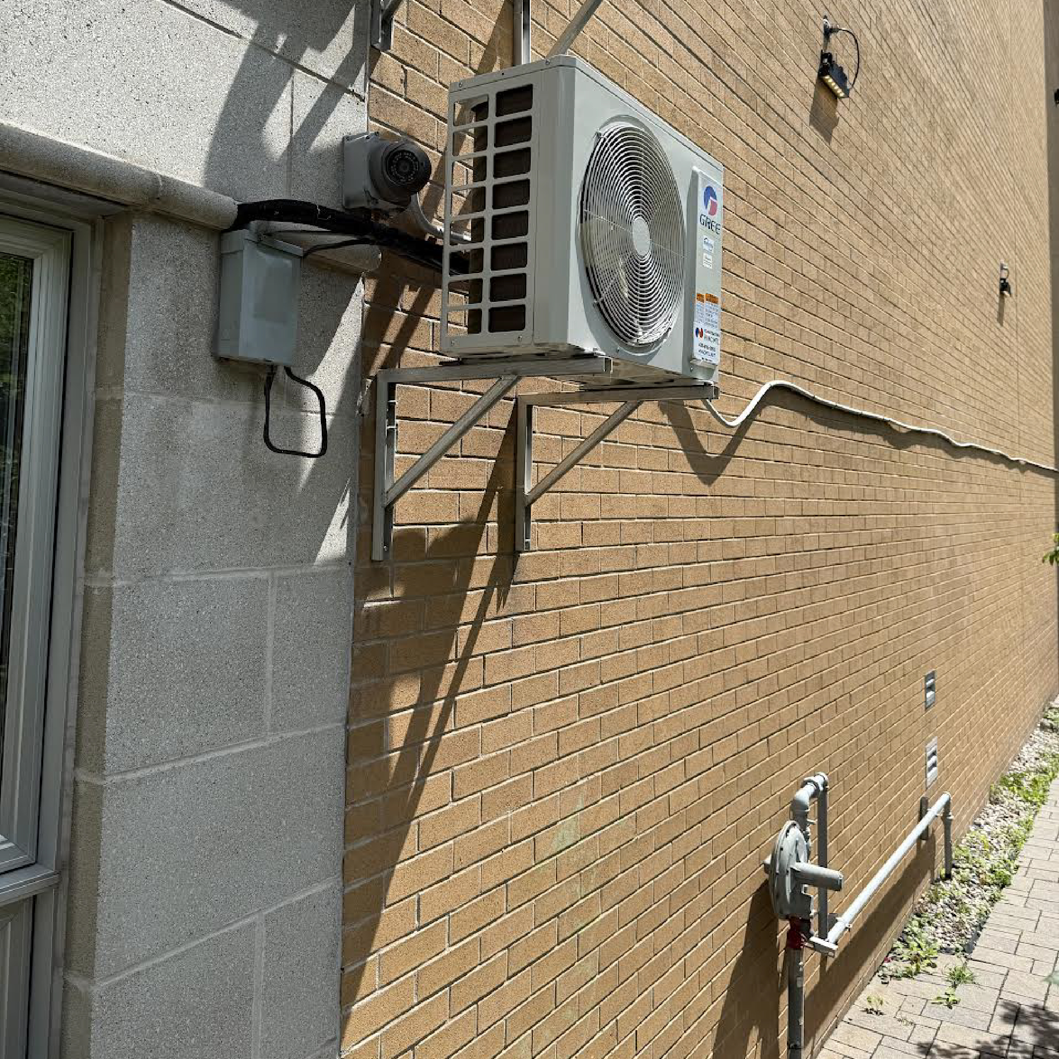 Remplacement d&rsquo;une thermopompe dans Ville-Marie, Montréal — photo 2