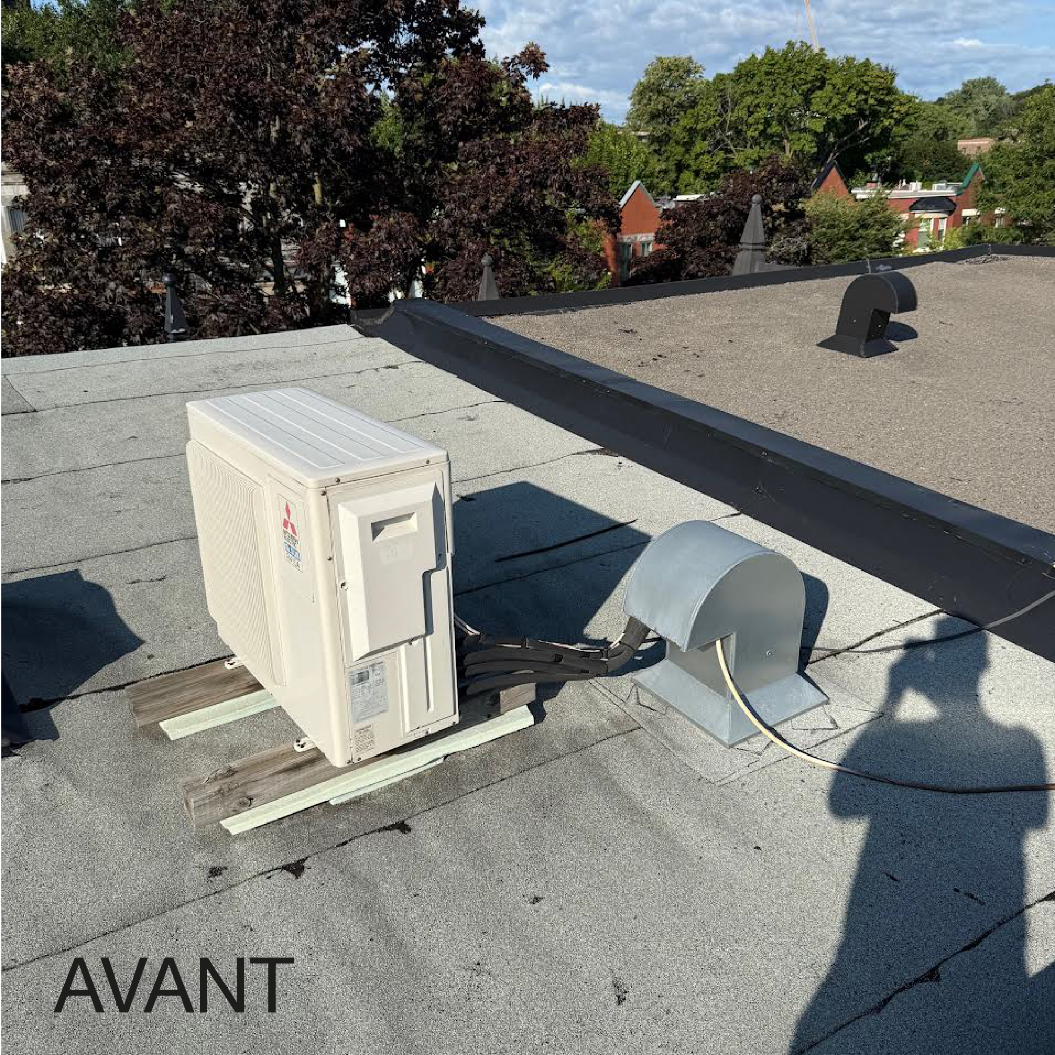 Débranchement et rebranchement de climatiseurs sur la toiture en vue de travaux — photo 3