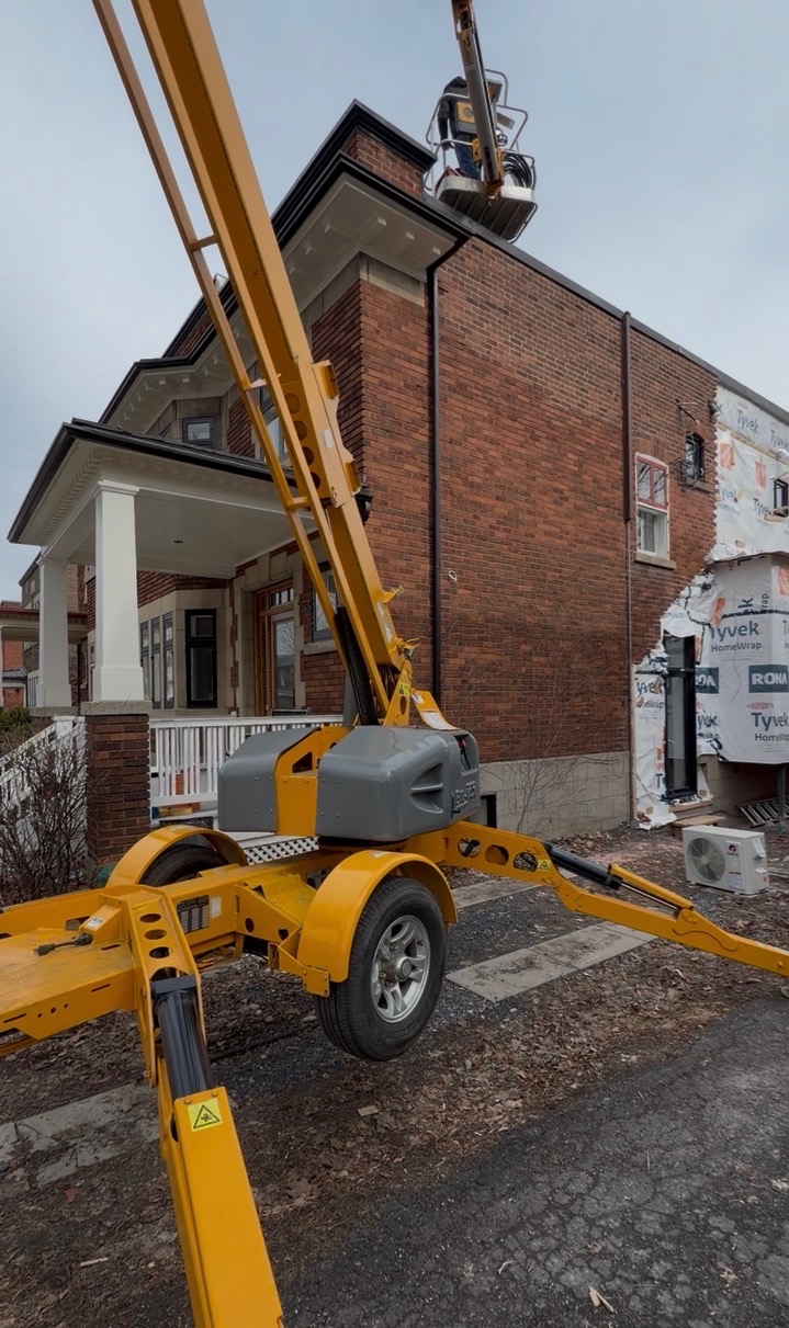 Installation d&rsquo;une thermopompe GREE Viréo 12 000 BTU à Outremont — photo 3