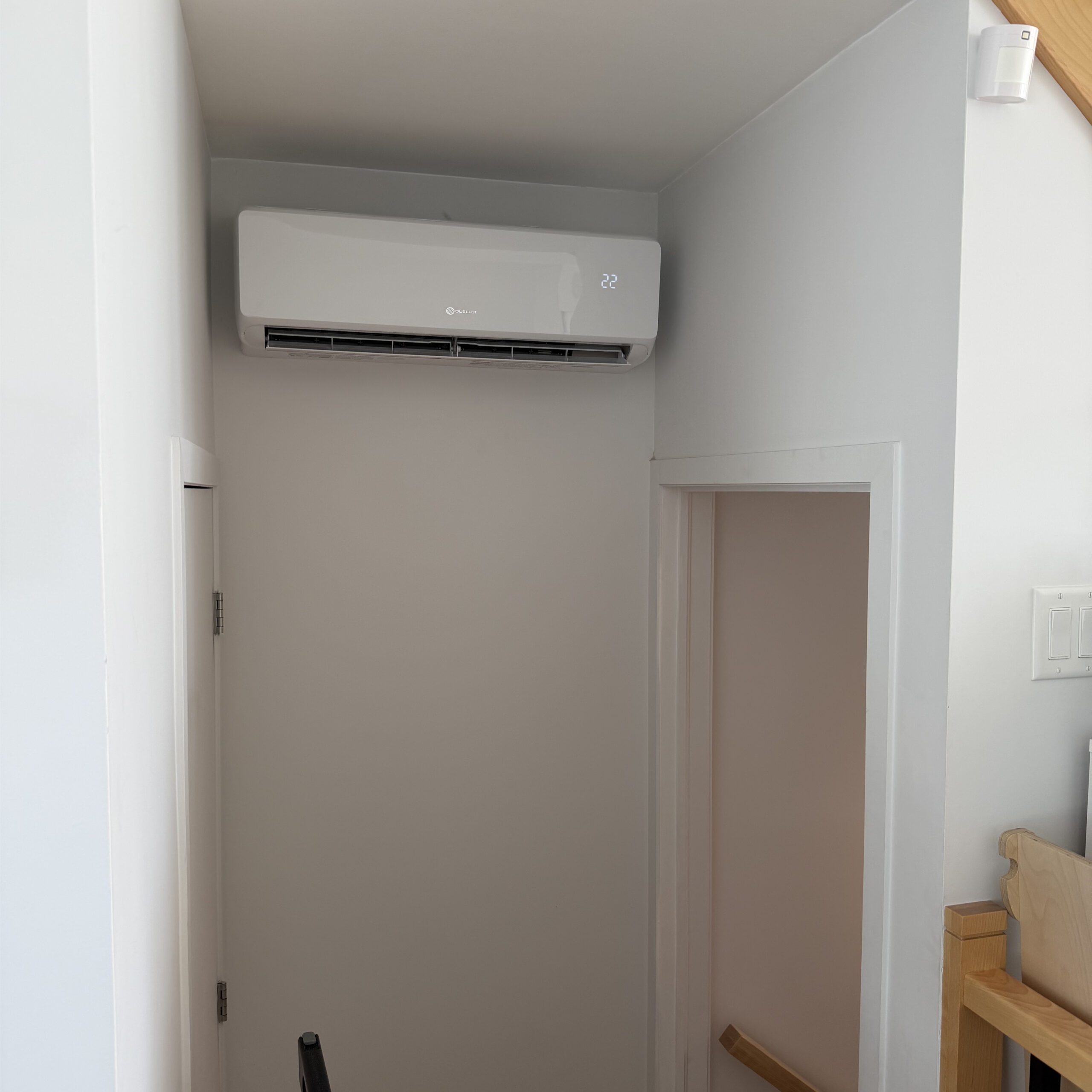 Installation d&rsquo;une thermopompe OUELLET Harmony 12 000 BTU à St-Constant — photo 2