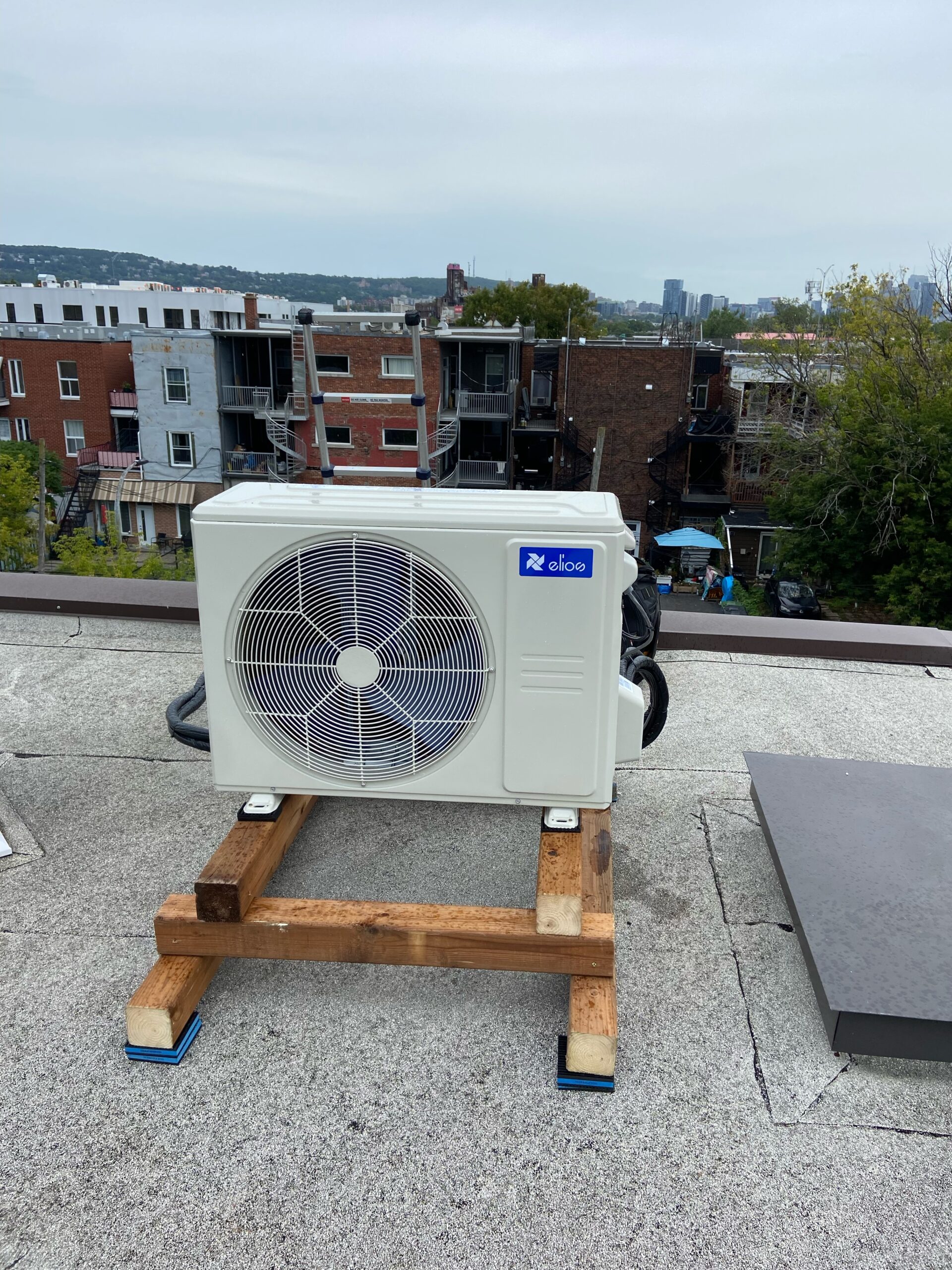 Installation d’une thermopompe ELIOS 12 000 BTU à Ville Émard, Montréal
