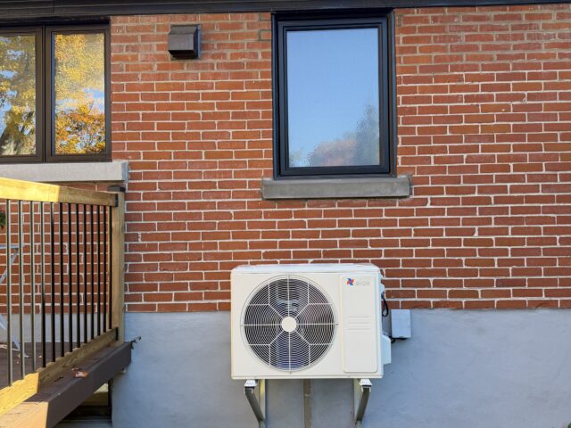 Installation d’une thermopompe centrale ELIOS 24 000 BTU à Ville St-Laurent, Montréal